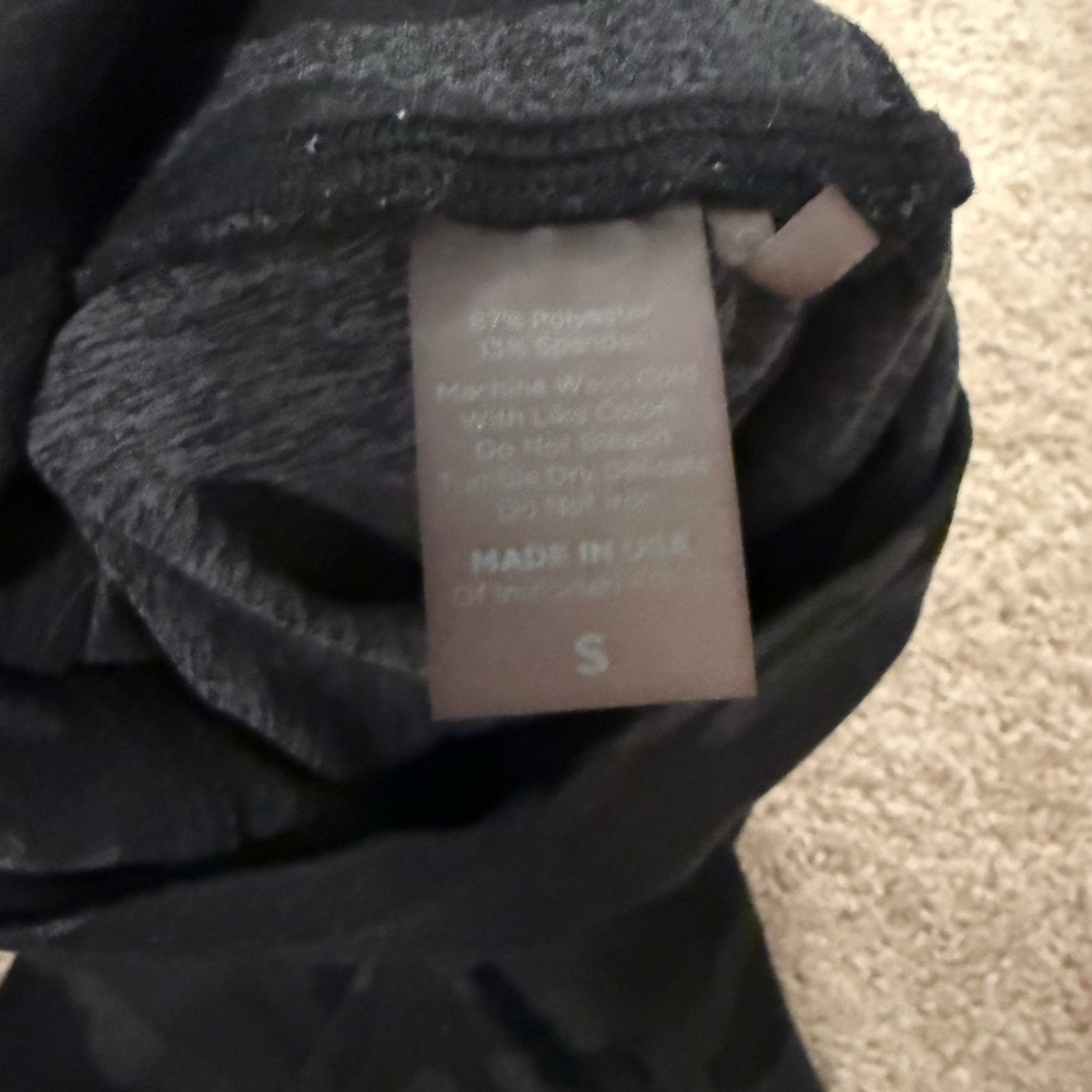 Bombshell Leggings!  Cross listed on Mercari! - Picture 4 of 5